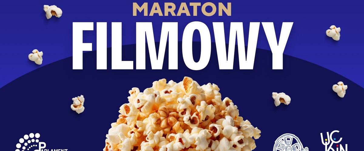 Kubełek pełen popcornu i duży napis "Maraton filmowy"